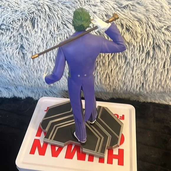 Joker statue - Picture 5 of 10